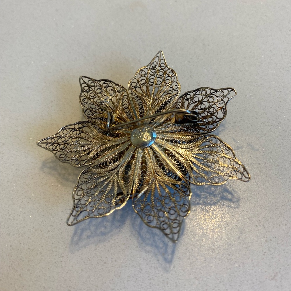 Intricate Silver Flower Brooch - Picture 2 of 3